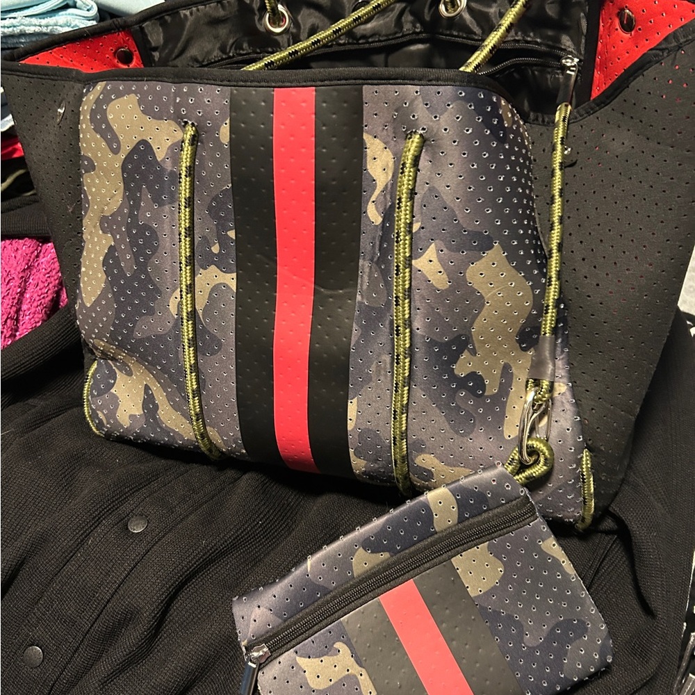 Neoprene Camouflage Tote with Red Stripe - Picture 7 of 10